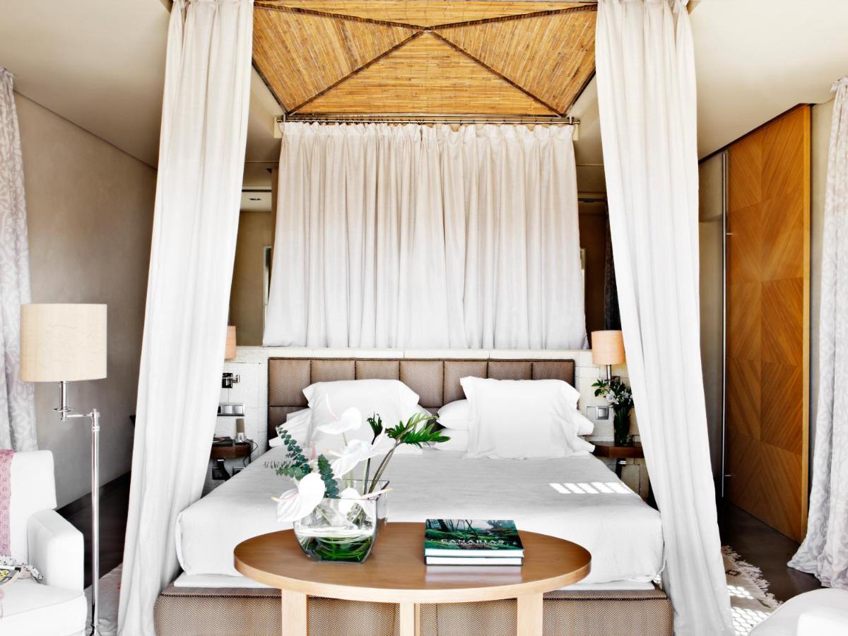 The Villas At Bahia Del Duque 아데제 외부 사진